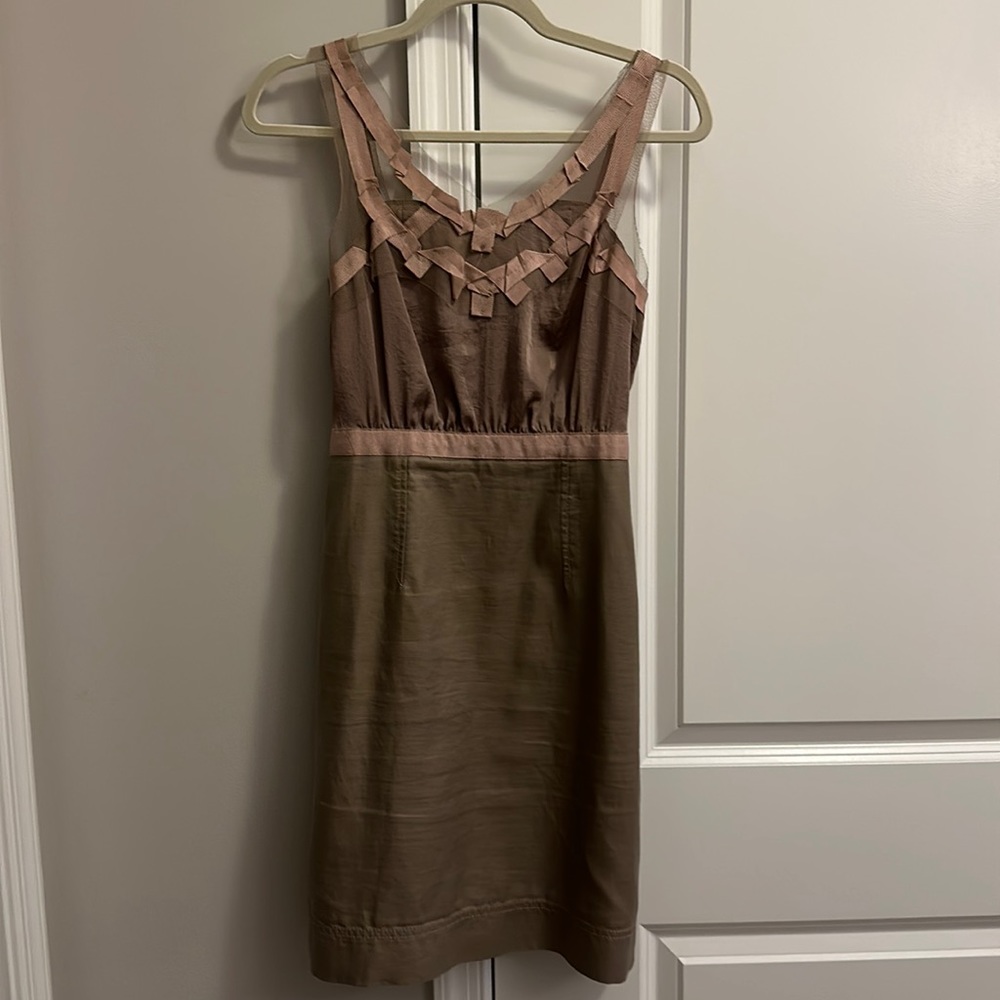 Gorgeous taupe shift dress